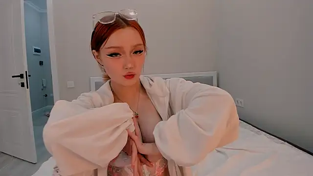 Snapshot of yuna_loon chatting on October 25, 2025, 3:34 pm yuna loon online show from October 25, 2025, 3:34 pm