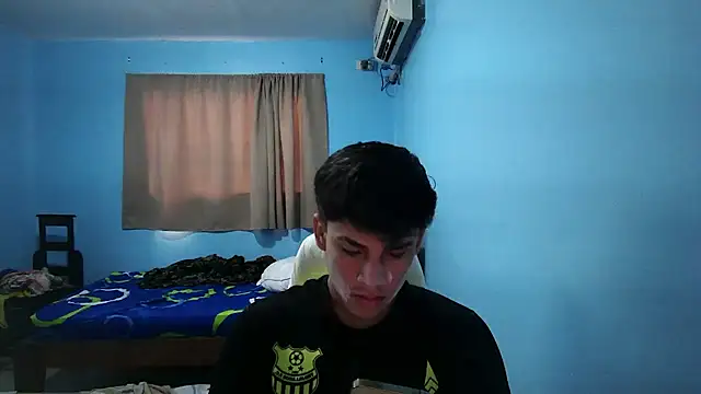 Jaket lovers online show from November 18, 2025, 6:33 pm