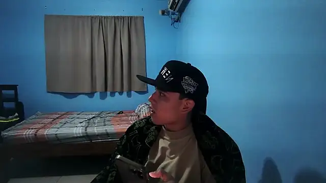 Jaket lovers online show from December 2, 2025, 11:06 pm