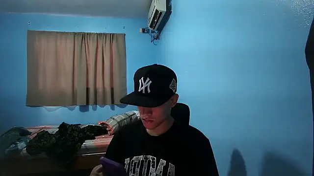 Jaket lovers online show from December 5, 2025, 4:27 pm