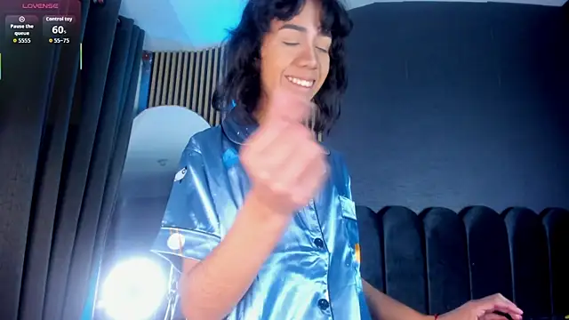 Snapshot of Gina_77 chatting on November 20, 2025, 12:28 pm Gina 77 online show from November 20, 2025, 12:28 pm