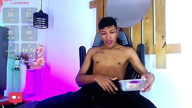 Snapshot of Rick_Wade chatting on November 26, 2025, 4:01 am Rick Wade online show from November 26, 2025, 4:01 am