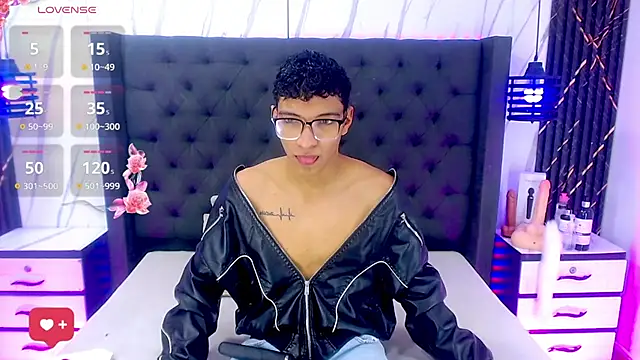 Snapshot of Rick_Wade chatting on September 16, 2025, 12:28 pm Rick Wade online show from September 16, 2025, 12:28 pm