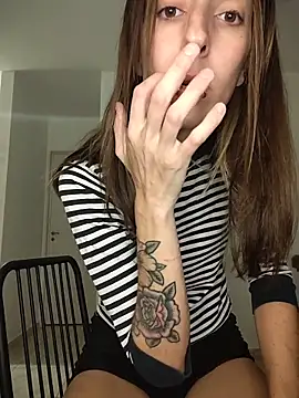 sweetsinxxx online show from April 28, 2026, 2:27 am