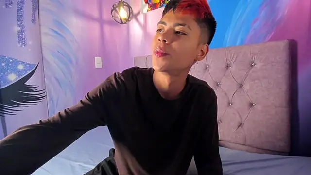 MaxiWildd online show from September 25, 2025, 1:17 pm