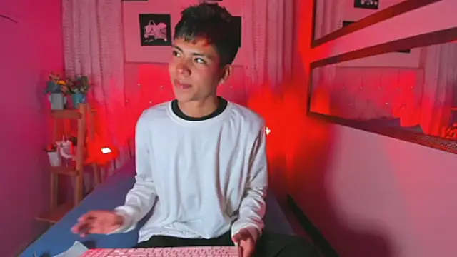 MaxiWildd online show from November 22, 2025, 1:10 pm