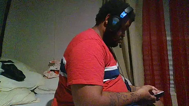 Snapshot of Bear2698 chatting on September 17, 2025, 3:08 am Bear2698 online show from September 17, 2025, 3:08 am
