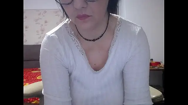 Snapshot of Mary_x chatting on November 12, 2025, 3:54 am Mary x online show from November 12, 2025, 3:54 am