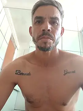 Snapshot of QfabO123 chatting on October 15, 2025, 5:32 pm QfabO123 online show from October 15, 2025, 5:32 pm