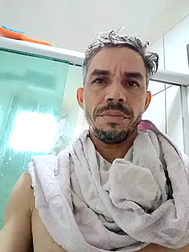 Snapshot of QfabO123 chatting on October 23, 2025, 8:07 pm QfabO123 online show from October 23, 2025, 8:07 pm