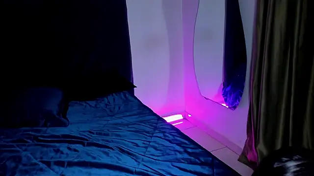 Snapshot of saramikaelson chatting on November 29, 2025, 11:05 pm saramikaelson online show from November 29, 2025, 11:05 pm