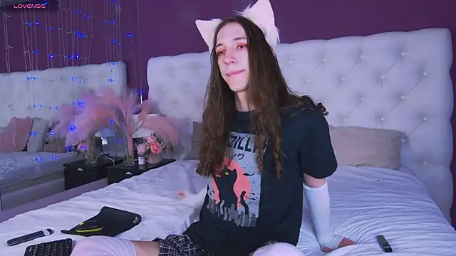 SilverMuse online show from March 16, 2026, 11:40 pm