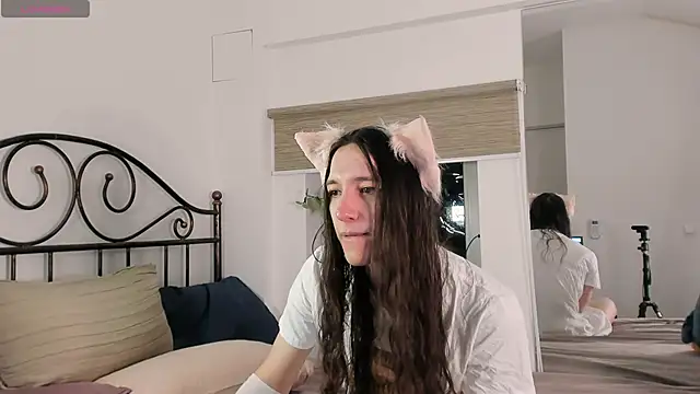 SilverMuse online show from April 13, 2026, 12:47 am