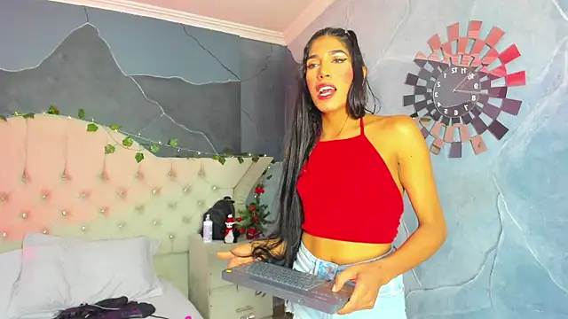 Snapshot of AmbarFoxx_ chatting on December 15, 2025, 4:07 am AmbarFoxx online show from December 15, 2025, 4:07 am