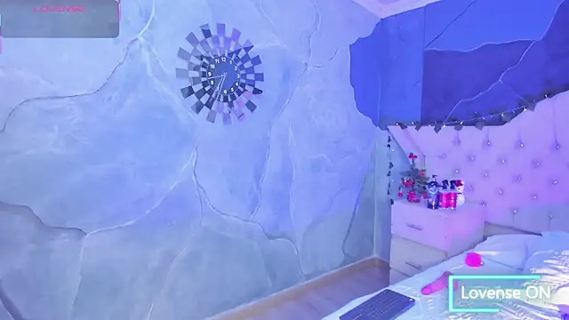 Snapshot of AmbarFoxx_ chatting on December 4, 2025, 7:07 am AmbarFoxx online show from December 4, 2025, 7:07 am