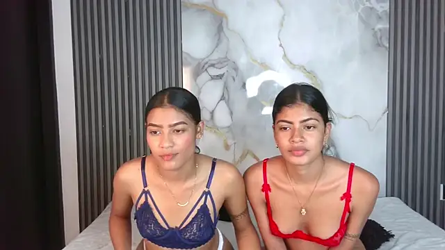 TifanyandLisa online show from November 27, 2025, 7:36 pm