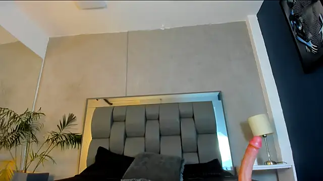 Snapshot of niko_kael chatting on February 27, 2026, 3:40 am niko kael online show from February 27, 2026, 3:40 am