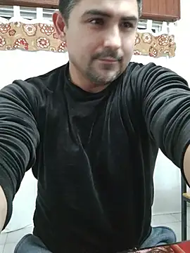 Snapshot of Bradd_32 chatting on May 18, 2026, 4:07 am Bradd 32 online show from May 18, 2026, 4:07 am