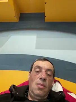 adiluci1 online show from April 12, 2026, 2:20 pm