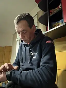 adiluci1 online show from March 22, 2026, 7:26 pm