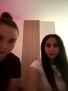 Snapshot of FemmeAffair chatting on October 19, 2025, 7:16 pm FemmeAffair online show from October 19, 2025, 7:16 pm