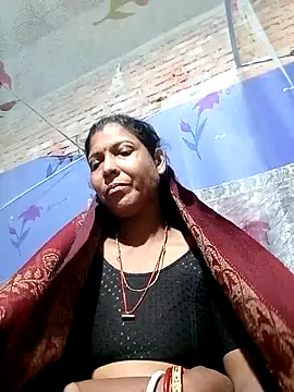 Snapshot of Savita992 chatting on November 10, 2025, 10:48 pm Savita992 online show from November 10, 2025, 10:48 pm