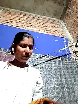 Snapshot of Savita992 chatting on December 4, 2025, 11:26 pm Savita992 online show from December 4, 2025, 11:26 pm