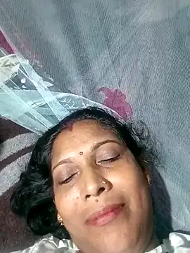 Snapshot of Savita992 chatting on November 3, 2025, 9:07 pm Savita992 online show from November 3, 2025, 9:07 pm