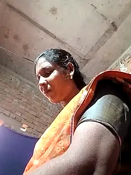 Snapshot of Savita992 chatting on November 17, 2025, 6:17 am Savita992 online show from November 17, 2025, 6:17 am