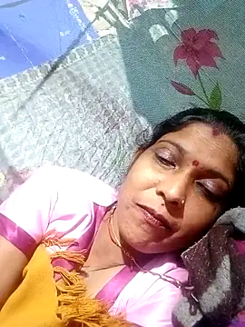 Snapshot of Savita992 chatting on November 20, 2025, 5:46 pm Savita992 online show from November 20, 2025, 5:46 pm