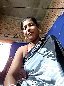 Snapshot of Savita992 chatting on November 5, 2025, 10:18 am Savita992 online show from November 5, 2025, 10:18 am