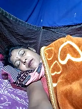 Snapshot of Savita992 chatting on December 3, 2025, 9:03 pm Savita992 online show from December 3, 2025, 9:03 pm