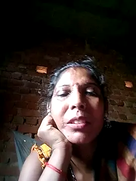Snapshot of Savita992 chatting on October 22, 2025, 10:25 am Savita992 online show from October 22, 2025, 10:25 am