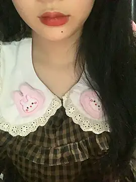 Snapshot of Linhtruong_ chatting on November 17, 2025, 12:53 pm Linhtruong online show from November 17, 2025, 12:53 pm