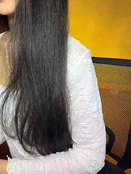 Nhinhi18 online show from March 4, 2026, 3:53 pm