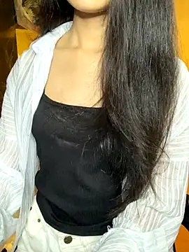 Nhinhi18 online show from September 24, 2025, 3:40 pm