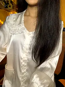 Nhinhi18 online show from September 25, 2025, 3:29 pm