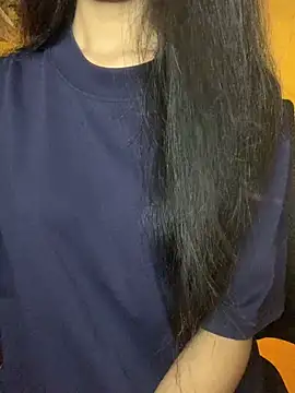 Nhinhi18 online show from September 12, 2025, 3:23 pm