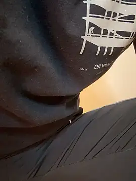 Snapshot of C-4bomb chatting on October 4, 2025, 7:10 am C-4bomb online show from October 4, 2025, 7:10 am