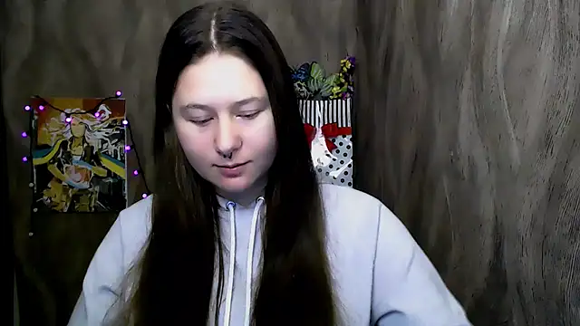 Snapshot of Linda_S_ chatting on December 1, 2025, 11:11 am Linda S online show from December 1, 2025, 11:11 am