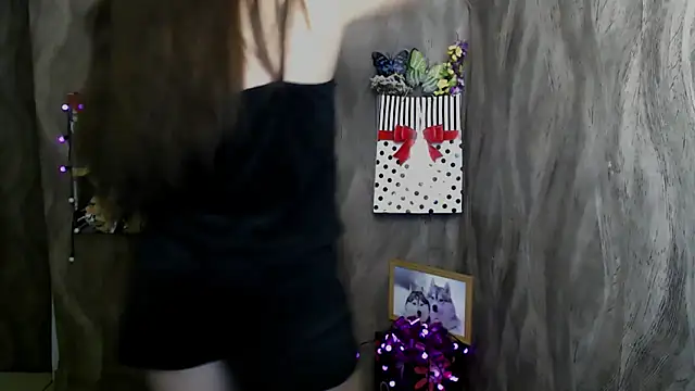 Snapshot of Linda_S_ chatting on November 7, 2025, 1:48 pm Linda S online show from November 7, 2025, 1:48 pm