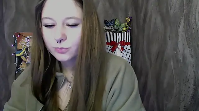 Snapshot of Linda_S_ chatting on October 10, 2025, 12:28 pm Linda S online show from October 10, 2025, 12:28 pm