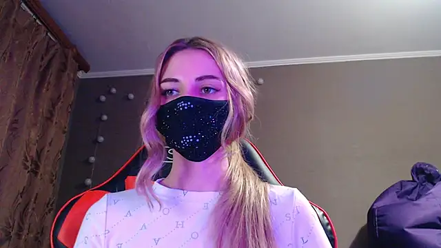 Snapshot of Iris_lave chatting on October 23, 2025, 3:32 pm Iris lave online show from October 23, 2025, 3:32 pm