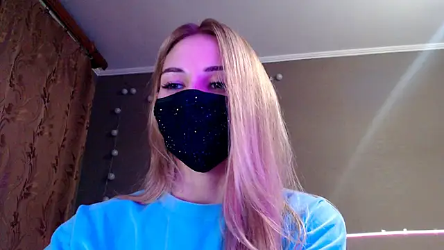 Snapshot of Iris_lave chatting on December 5, 2025, 6:17 pm Iris lave online show from December 5, 2025, 6:17 pm