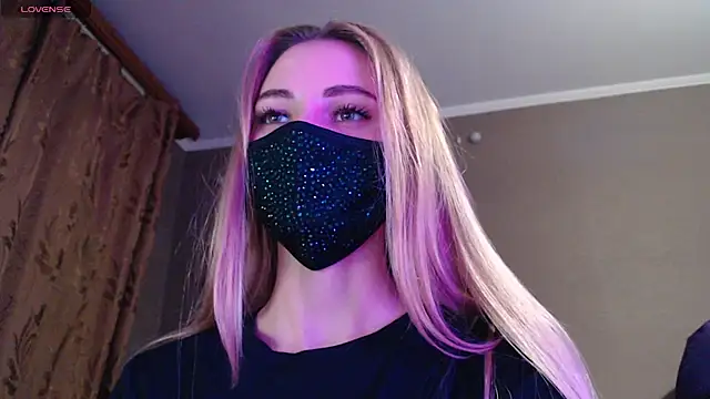 Snapshot of Iris_lave chatting on October 30, 2025, 7:55 pm Iris lave online show from October 30, 2025, 7:55 pm