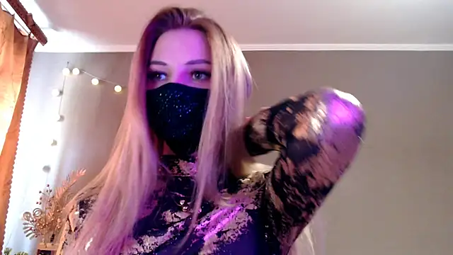 Snapshot of Iris_lave chatting on April 26, 2026, 1:19 pm Iris lave online show from April 26, 2026, 1:19 pm