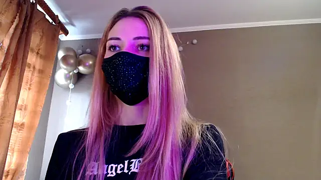 Snapshot of Iris_lave chatting on November 26, 2025, 12:38 pm Iris lave online show from November 26, 2025, 12:38 pm