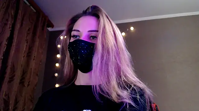 Snapshot of Iris_lave chatting on December 3, 2025, 4:06 pm Iris lave online show from December 3, 2025, 4:06 pm