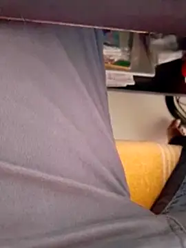 hackyourpussyxh online show from April 26, 2026, 9:39 am