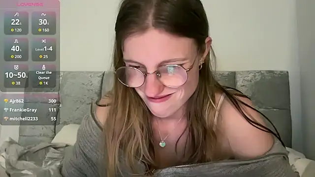 BustyKellyXXX online show from March 26, 2026, 7:45 pm